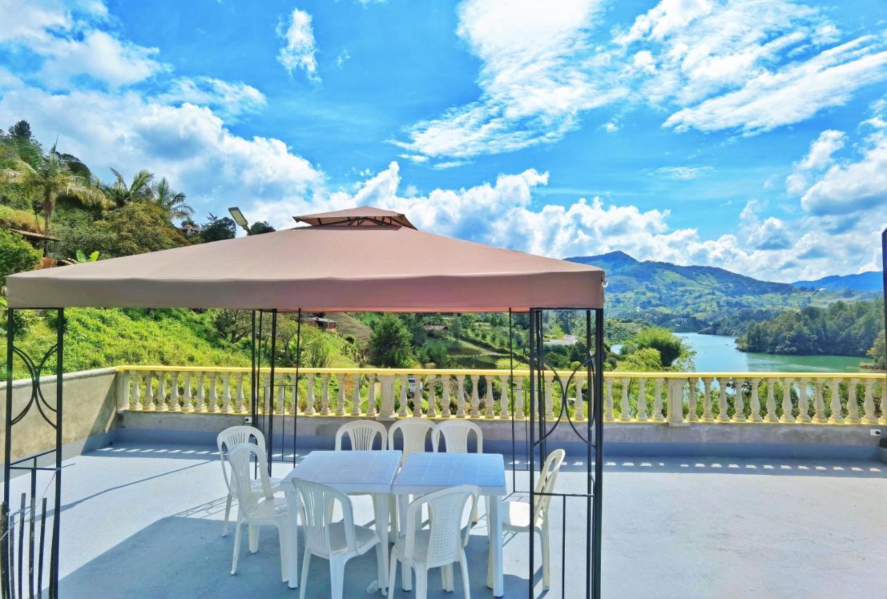 Hermosa Casa De Campo En Guatape Exterior photo