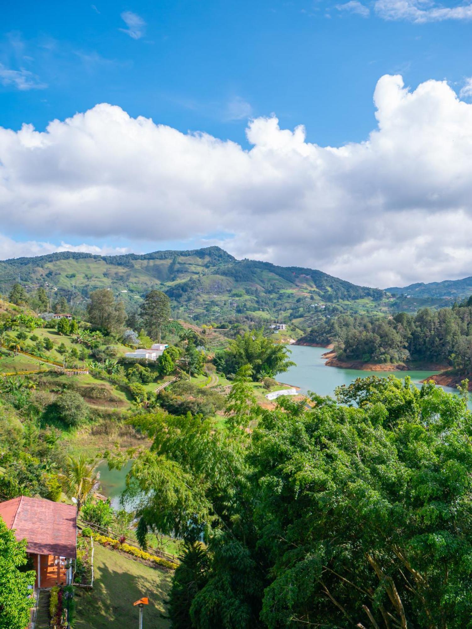 Hermosa Casa De Campo En Guatape Exterior photo